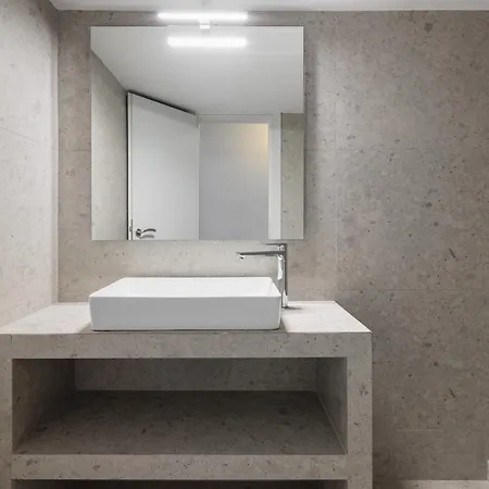 Valerie By Halu! - Modern Living In 3bd テッサロニキ